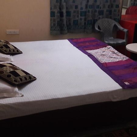 Shanti Guesthouse Бхубанешвар Екстериор снимка