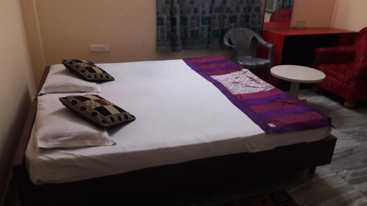 Shanti Guesthouse Бхубанешвар Екстериор снимка